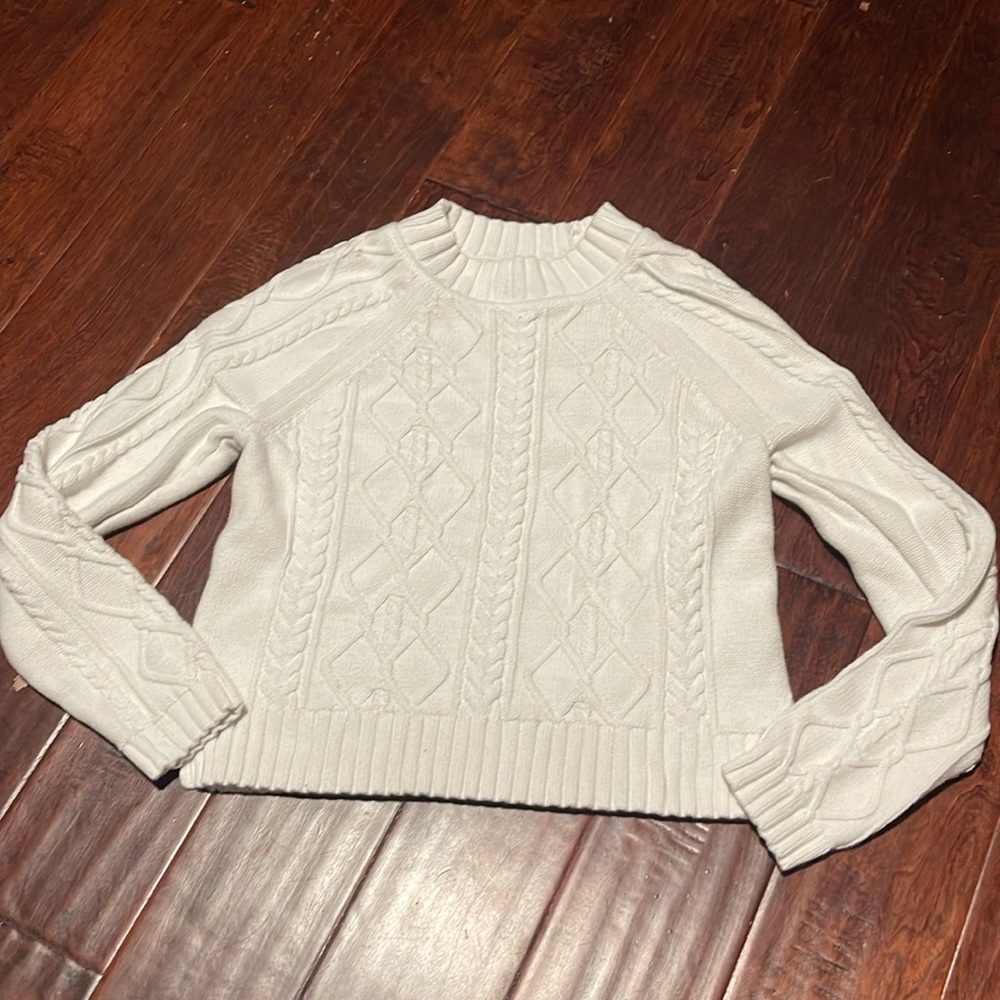 GAP Cream Cable Knit Sweater - Crew Neck